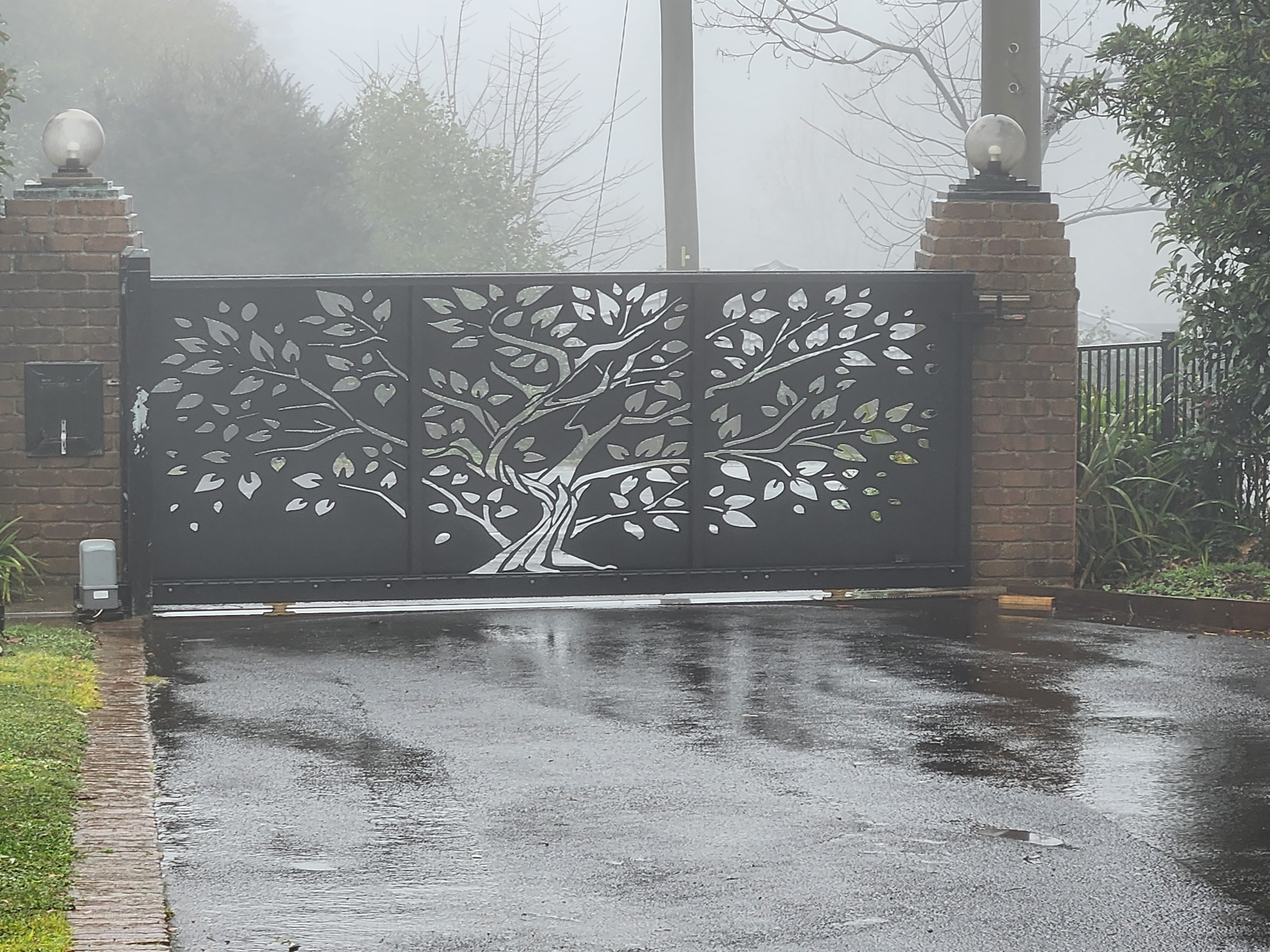 Dan and Tarryn's completed fencing project in the Yarra Valley